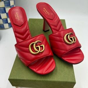 Women's Gucci GG Marmont Leather slide sandals size 39 made in Italy